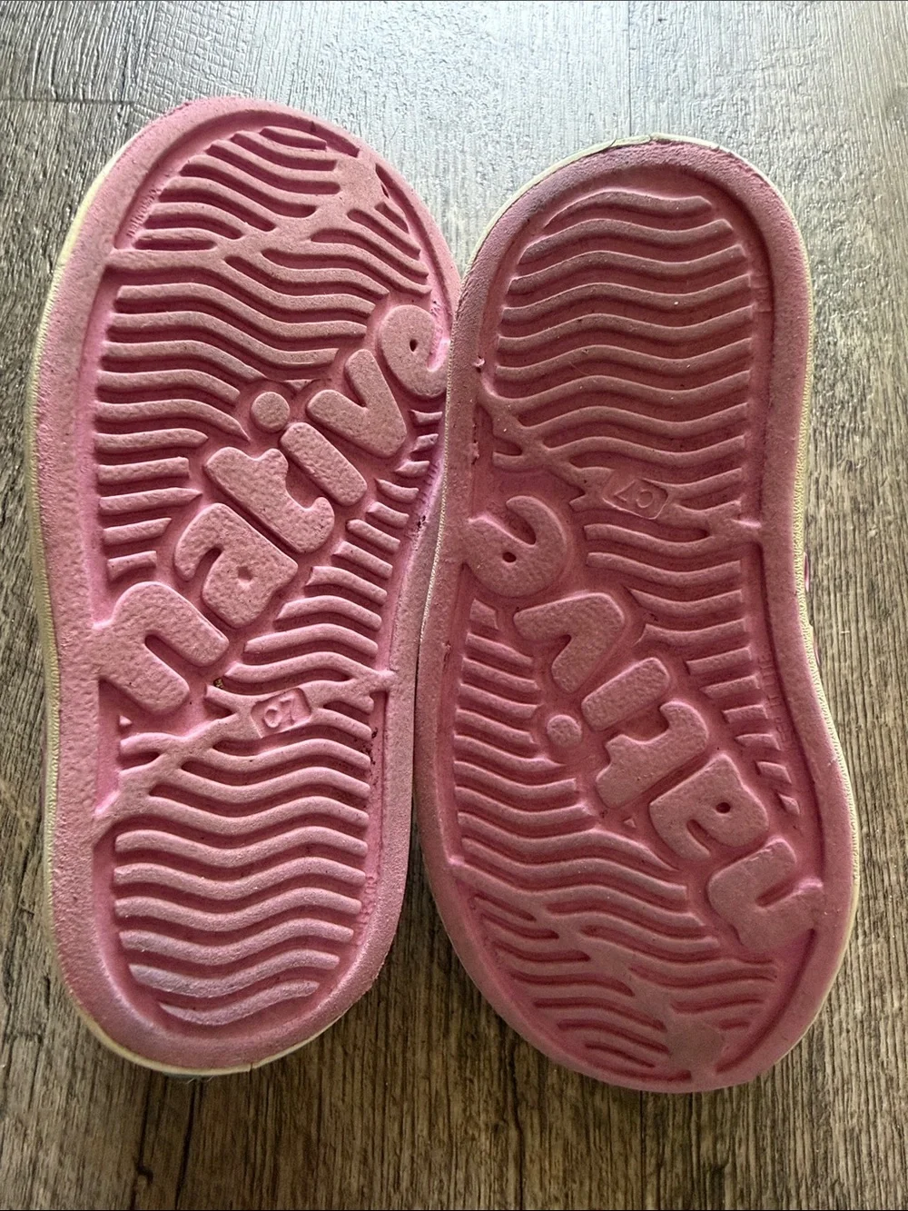 Native Jefferson Girl Shoe Sugarlite Slip on SZ C7 Waterberry Pink Yellow Stars
